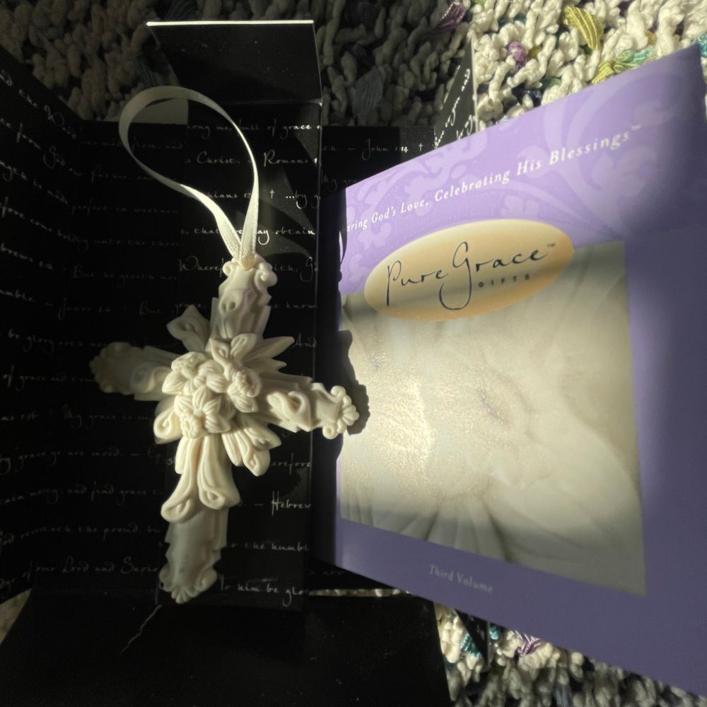 Pure Grace Faithful Love Cross Ornament Religious Home Decor White Floral NEW - Picture 6 of 8